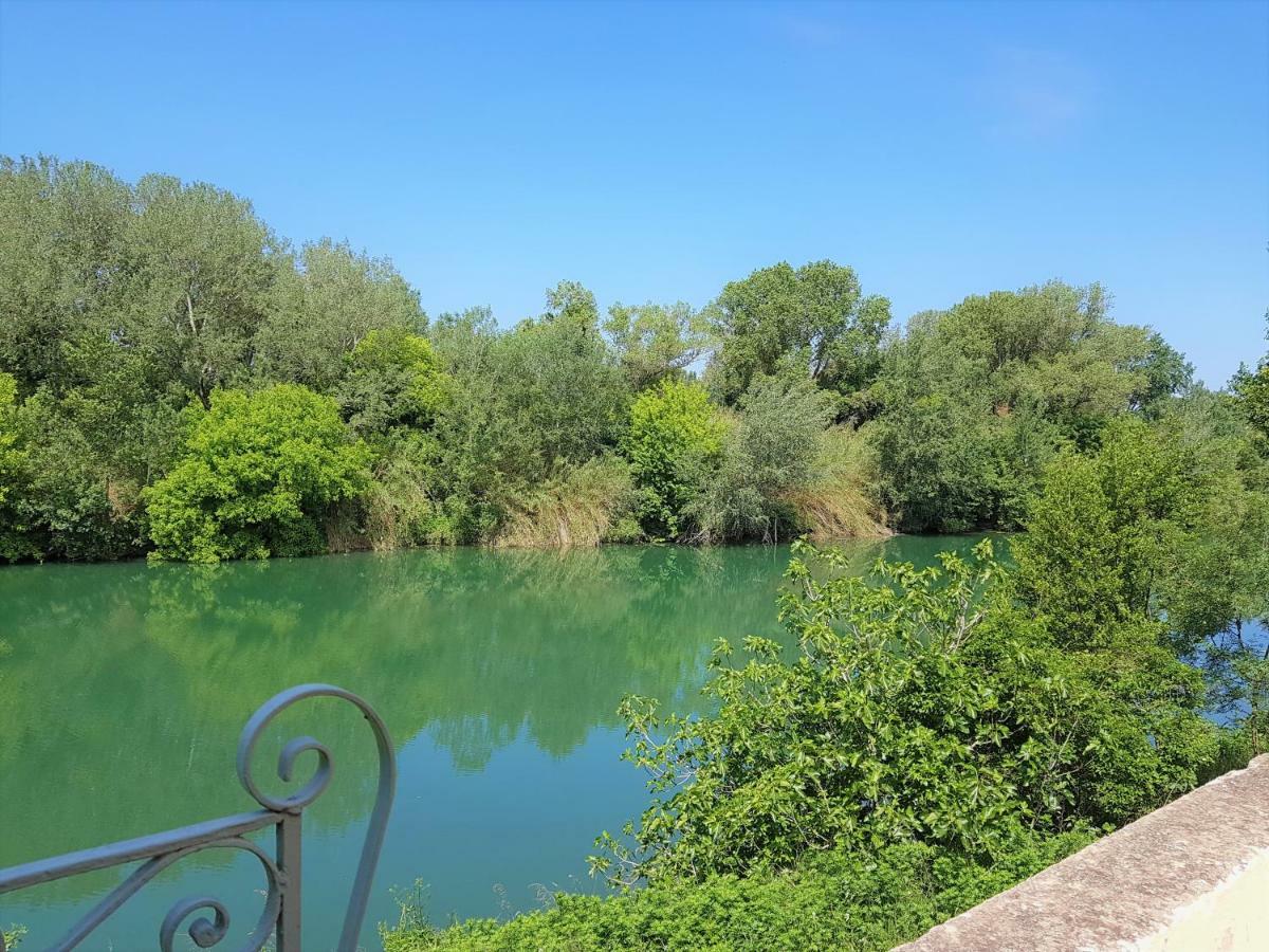 Gite Face A La Riviere -Proche Du Pont Du Gard- Montfrin Exterior foto
